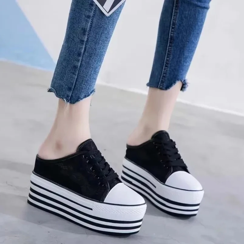 

Лето 2023, женская сетчатая кружевная повседневная обувь, туфли на танкетке на плоской платформе, увеличивающие рост, дышащие кроссовки с полыми отверстиями, тапочки