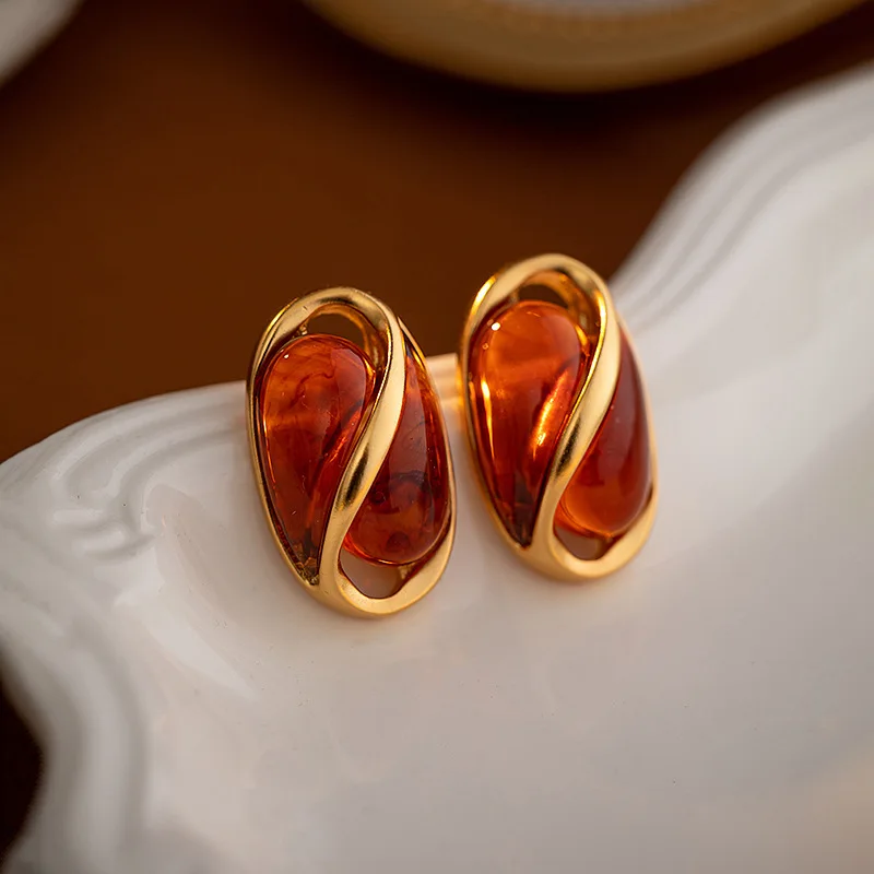 

Vintage Amber Brown Oval Resin Stud Earring for Women Jewelry Stylish Atmosphere Everyday Wear Party Accessories Niche Design