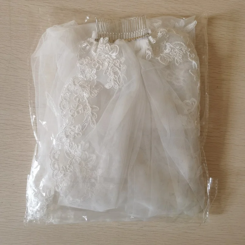 Luxury Embroidered White Lace Two- layers Tulle Wedding Veil Comb Metal Hair Comb Short Bridal Veils