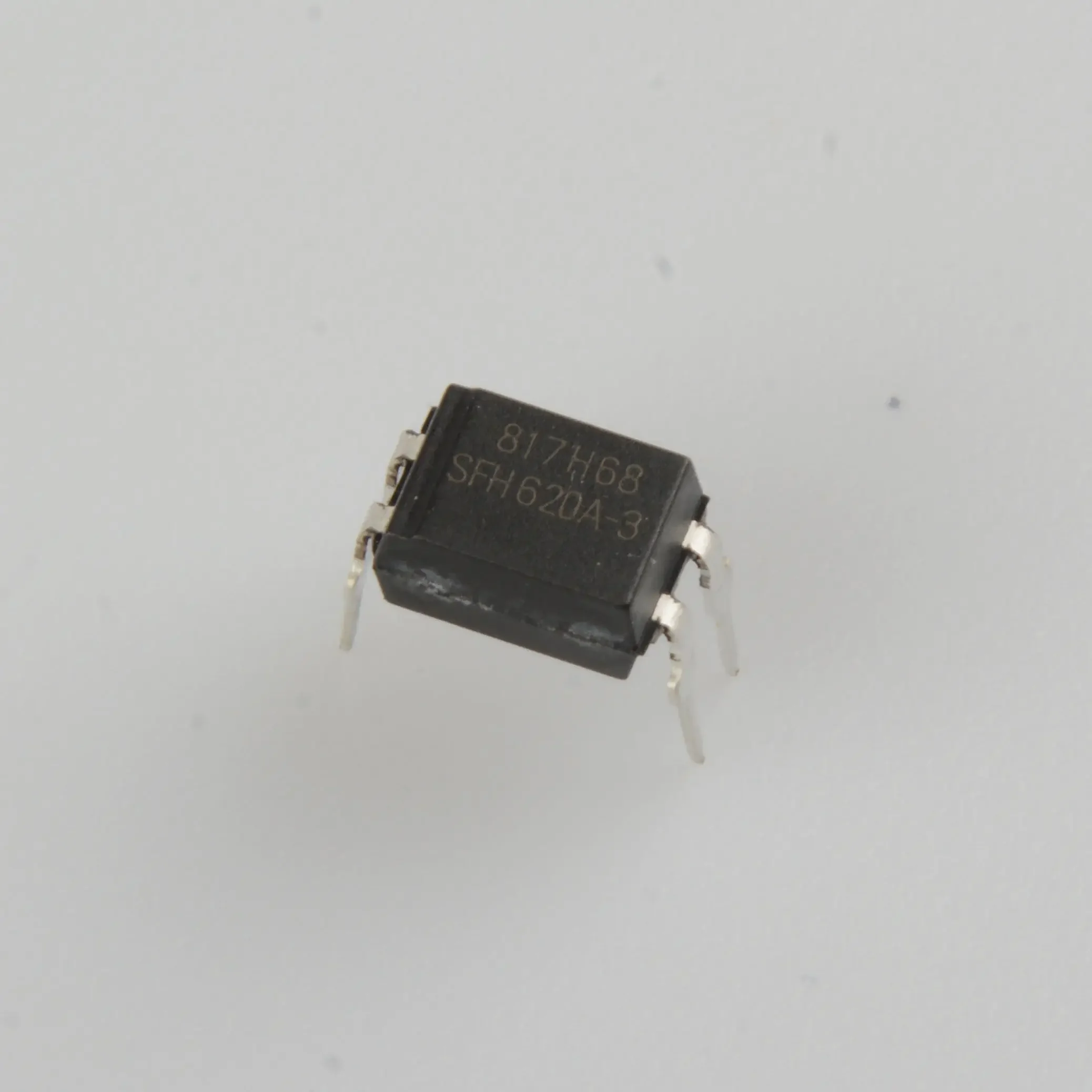 10pcs SFH620A-3 SFH620 In-line DIP-4 Optocoupler