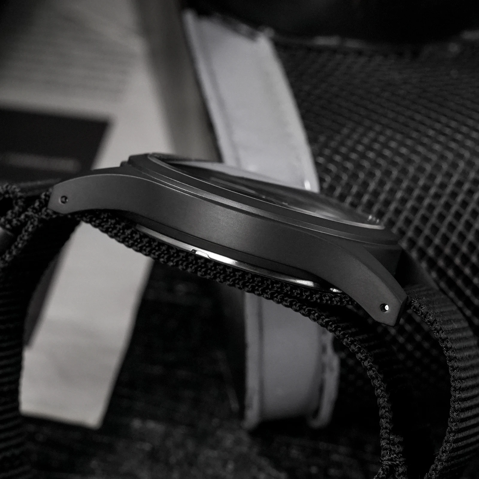 

Militado New ML05 PVD Black Quartz Wristwatch VH31 Movement Sapphire Mirror BGW9 316L Case Waterproof 38Mm Vintage Watch