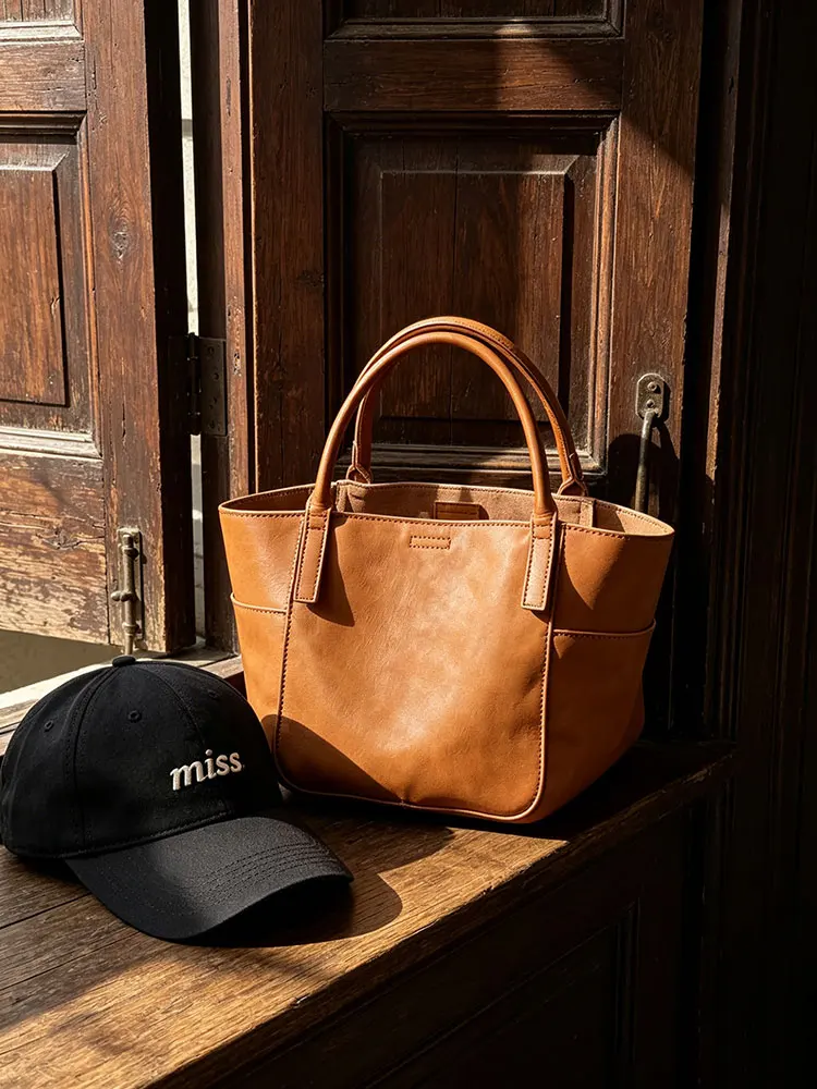 

Brown Large Capacity Bucket Tote Bag Women's Commuter Bag 2026 New Style Handbag Shoulder Bag Soft PU Leather Pure Color