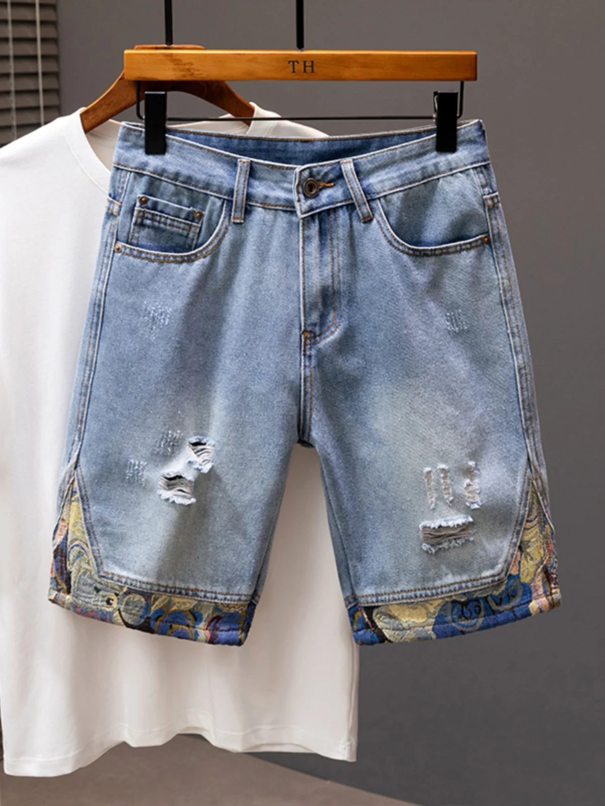 

Летние тонкие джинсовые шорты с ретро-эффектом и дырками, мужские модные легкие шорты-бермуды с вышивкой, повседневные джинсовые шорты до колена