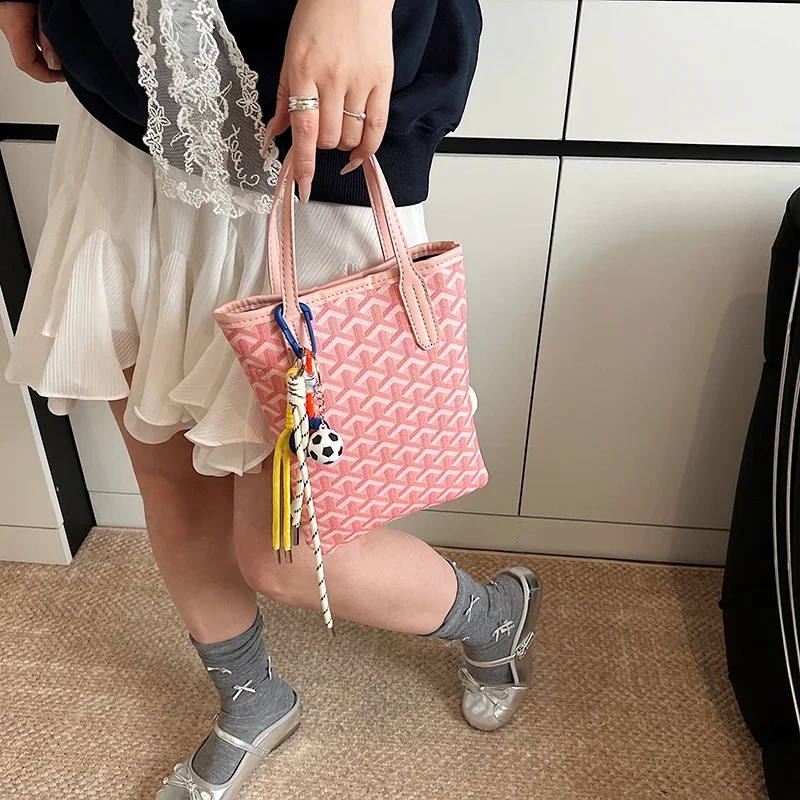 

Женская кожаная сумка с плечом, элегантный дизайн, известный бренд, вдохновленный для официальных мероприятий