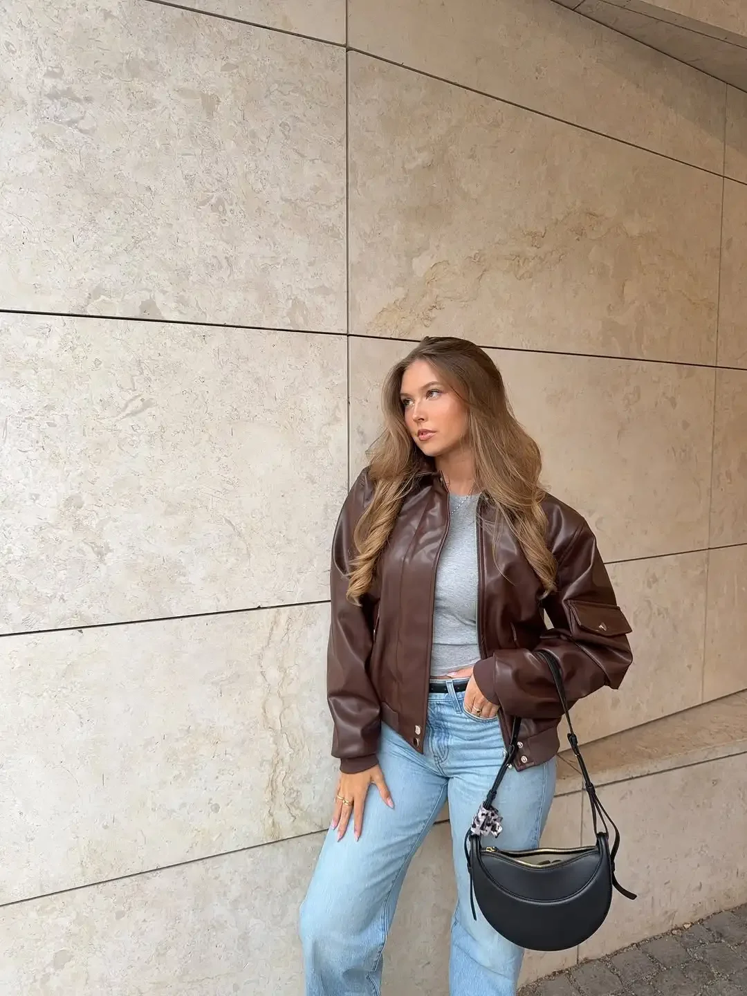 カジュアルブラウンラペルレザージャケット レディースファッション 長袖ジッパー バケットルーズショートジャケット 2025 レディース ハイストリートアウター 新作