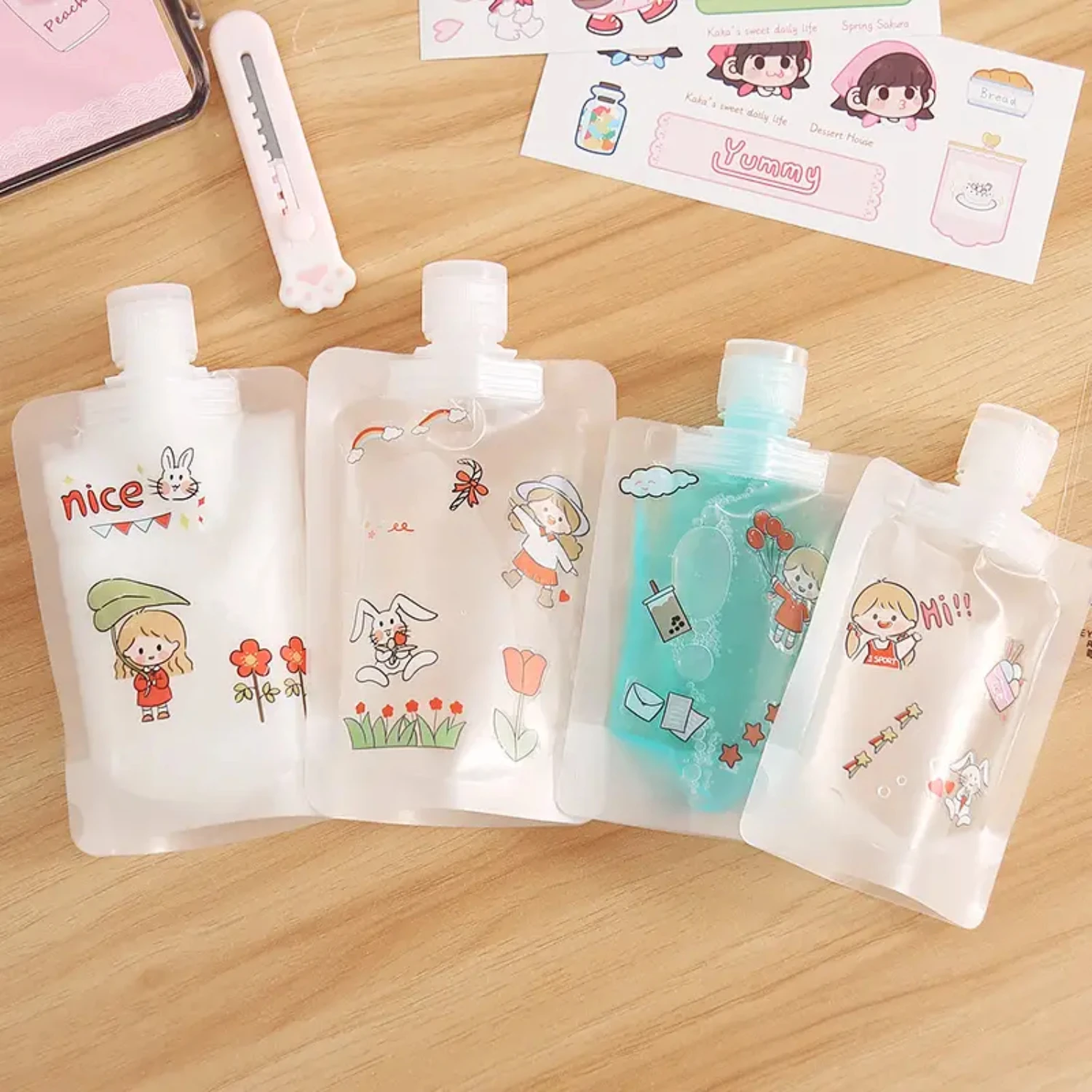 

Convenient Set of 9 Foldable Portable Sub-bottle Press Storage Bags for Large, Medium, and Small Sizes - Travel-friendly and Han