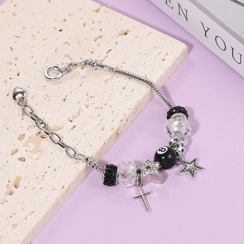 Süßes, cooles Armband mit großen Perlen im Schlangenknochen-Stil, Stern-, Herz-, Kreuz- und Billard-Anhänger, verstellbares Accessoire für Damen und Herren, Geschenk. – Detail 5