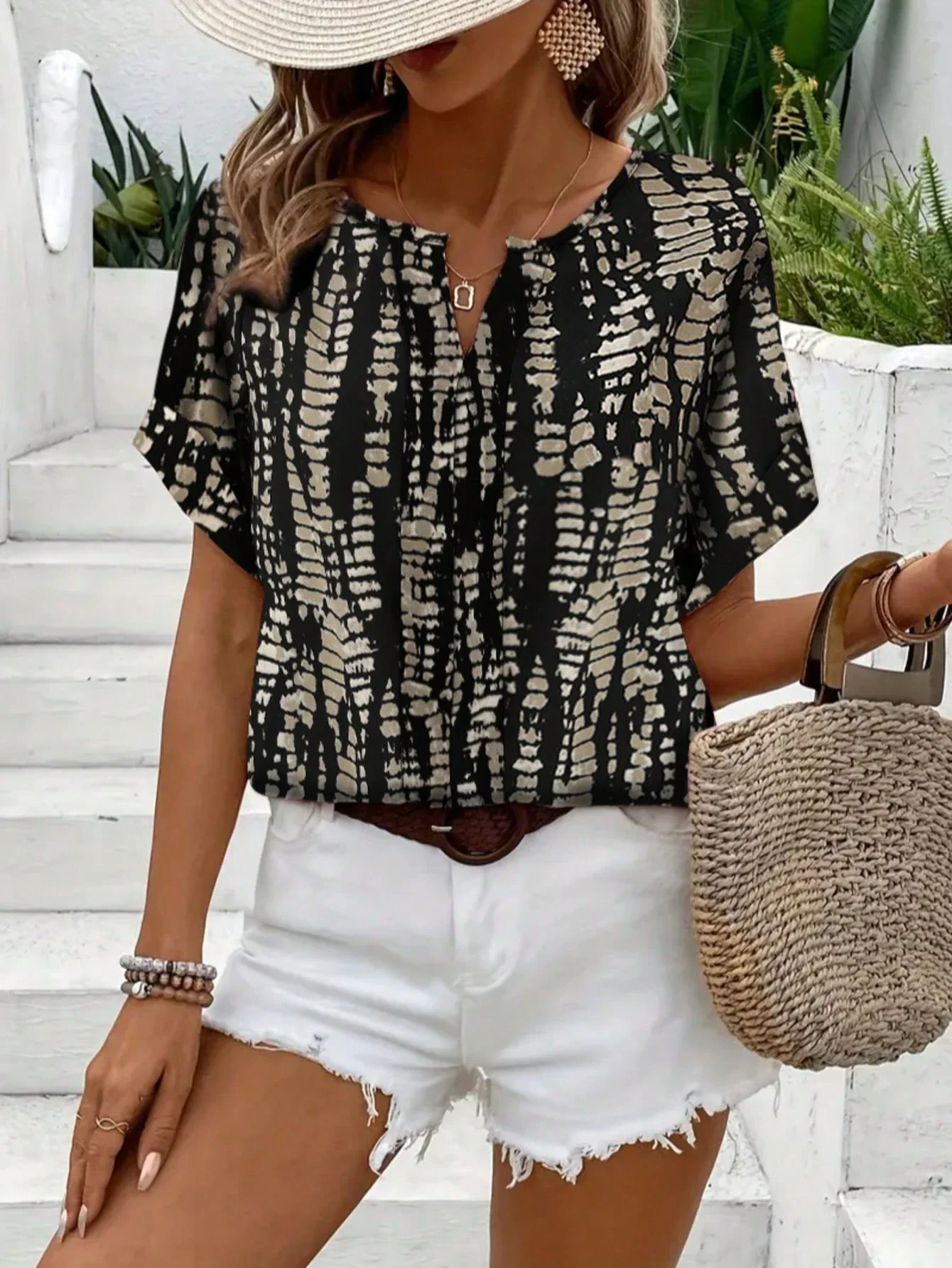 

Женская блузка с V-образным вырезом и коротким рукавом, с принтом по всей поверхности, черная, для летнего отдыха, повседневная