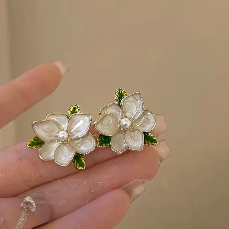 GRACE JUN Green Color  Enamel Flower Clip on Earring No Pierced Fashion No Pierced Earring Needn\'t Ear Hole Ear Clip Korea Style