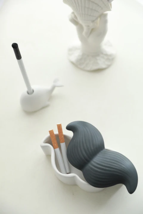 

Elegant Small Beard Fred Ceramic Storage Box with Lid Smoke Ashtray MUSe Garden Decorative Accessories Home Decoration