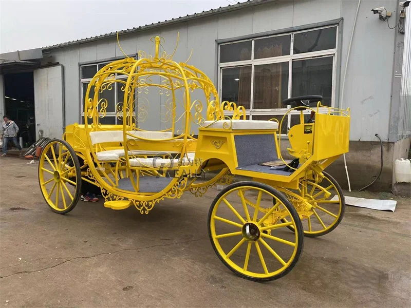 รถม้าฟักทอง Royal Cinderella สุดหรูยานพาหนะเที่ยวชมสถานที่สี่ล้อกลางแจ้งสําหรับ 4-6 คนในสหรัฐอเมริกา