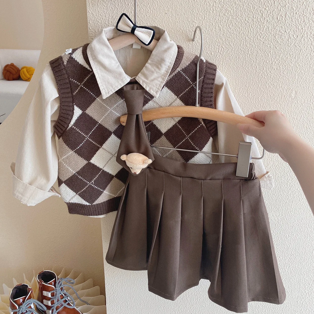 2024 Autumn Kids Girls 3PCS College Style Clothes Set Cotton Shirts Argyle Knitted Vest Pleated Skirts Suit Toddler Girls Outfit