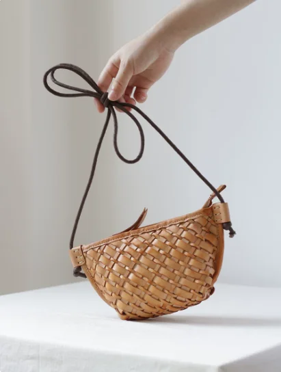 Retro Pure Hand-woven Cowhide Dumpling Bag, Genuine Leather Mini Messenger Bag, Personalized Casual Shoulder Women's Bag