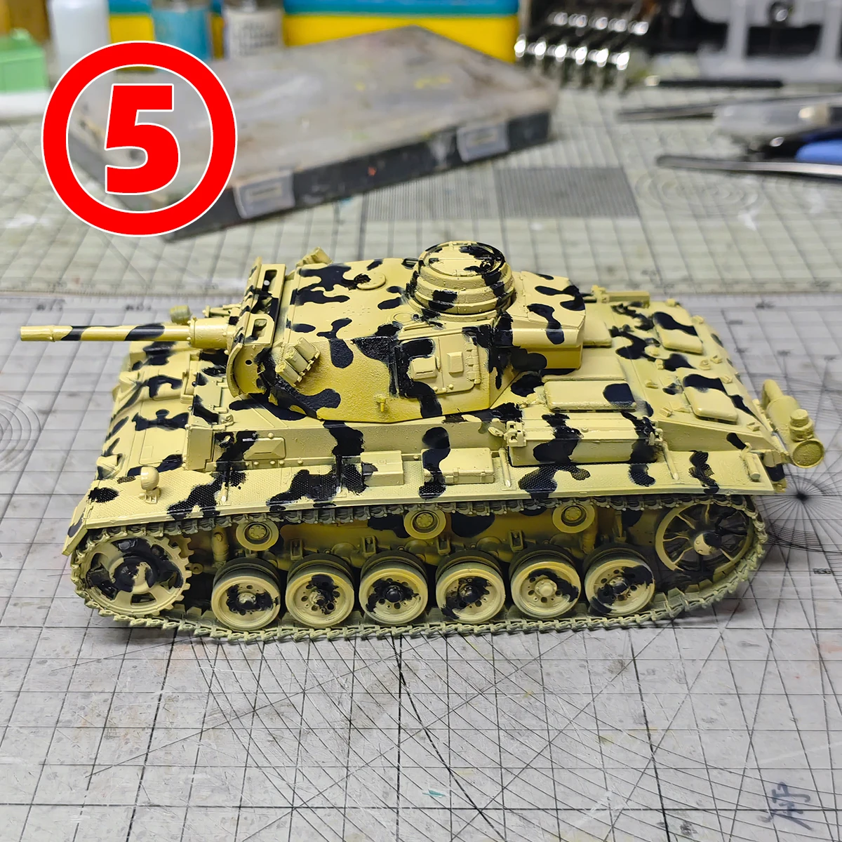 Airbrush-Sprühplatten-Schablonenwerkzeuge, wolkenförmiges Tarnmuster-Abdeckband, passend für Modellbausätze – Detail 4