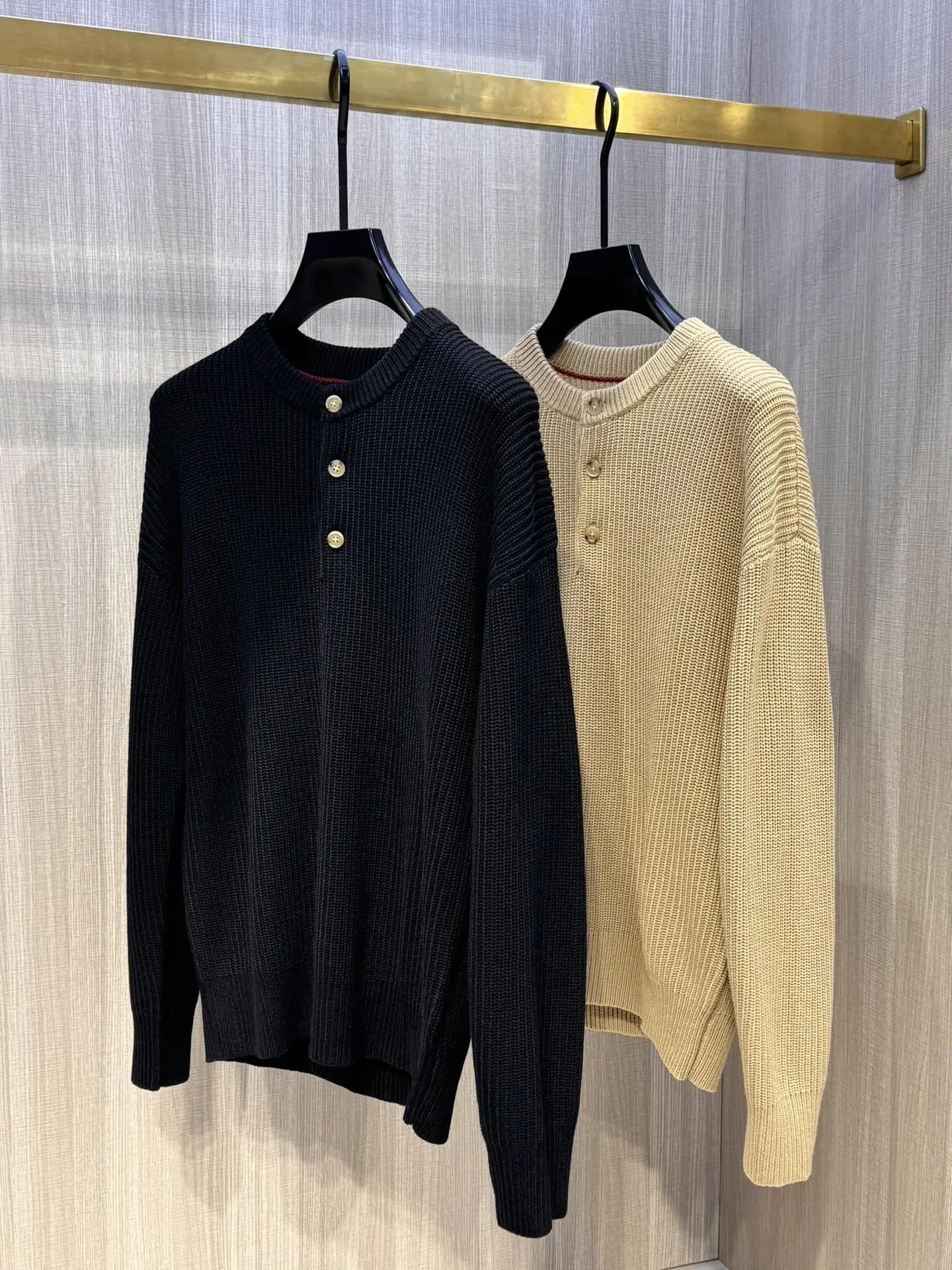 

L 2024 P Autumn/Winter New Sweater Wool Coarse Needle Button O-neck High Quality Fashion Comfortable Warm Casual Top