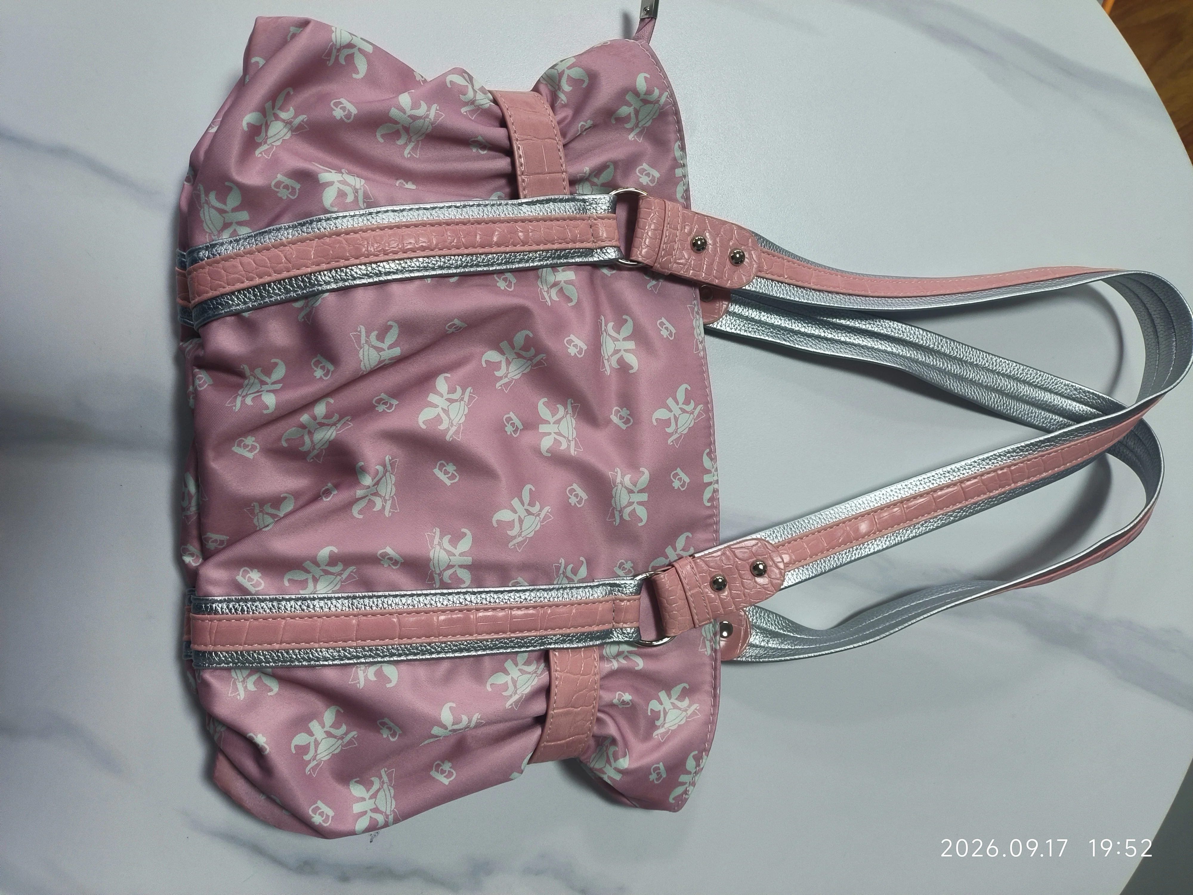 Koreanische Y2K-Style-Schultertasche, süßes, trendiges Design mit rosa Aufdruck, Damen-Tragetasche, Vintage-Nieten-Dekor, leichte, gerüschte Handtasche für den Alltag – Detail 2