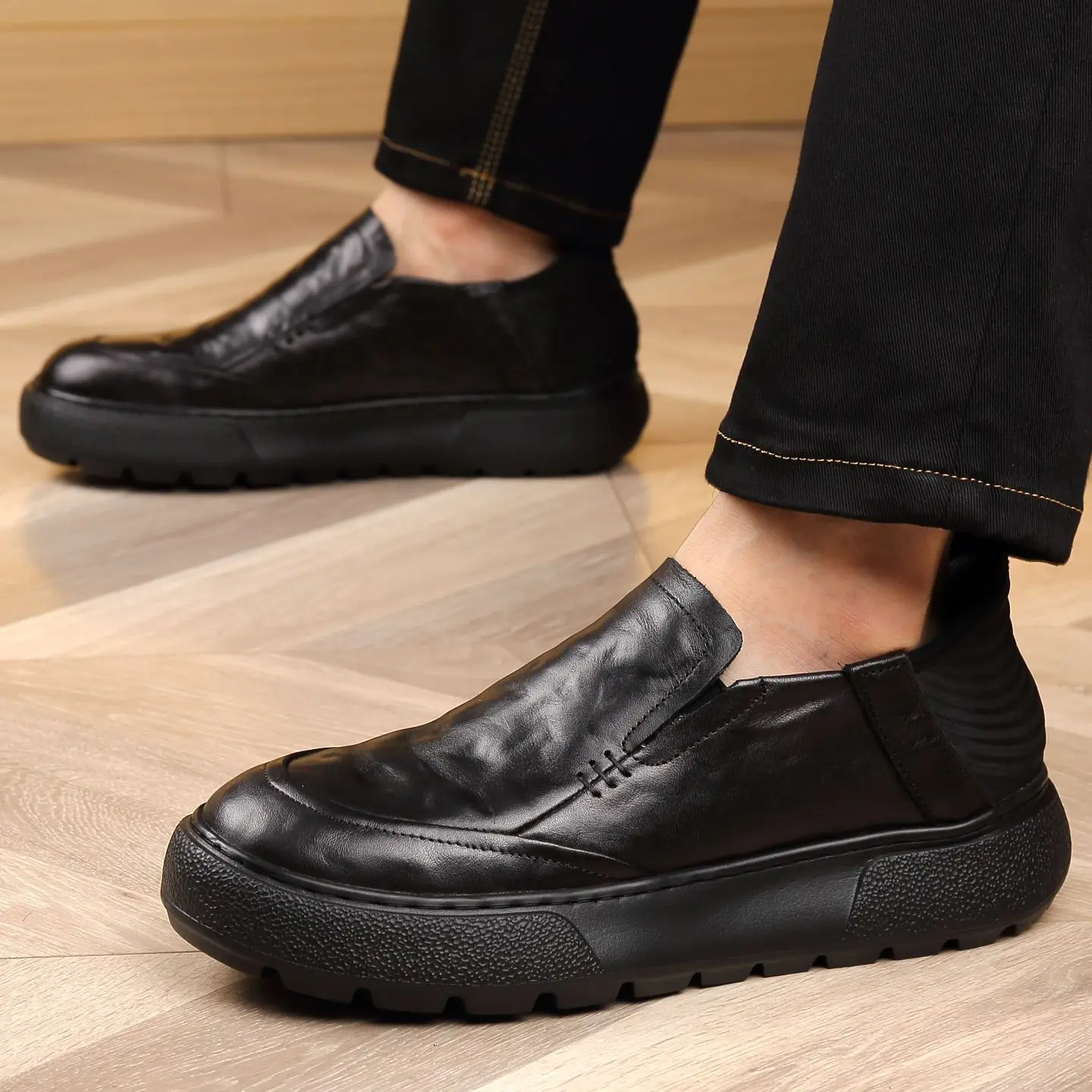 أحذية من الجلد الطبيعي للرجال كاجوال للعمل والمكتب والقيادة أحذية بدون كعب مسطحة سهلة الارتداء أحذية رياضية كسول أنيقة ذات نعل سميك