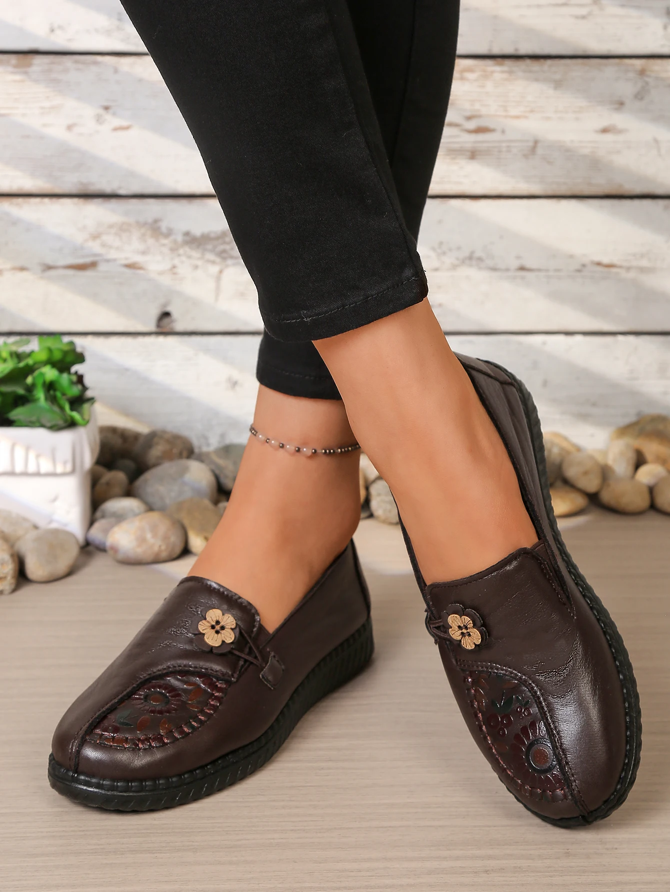 Damen-Loafer mit chinesischem Knoten, Slipper mit Blumenmuster, bequeme, rutschfeste PU-Sohle, lässige Alltagsschuhe für ältere Mütter – Detail 2