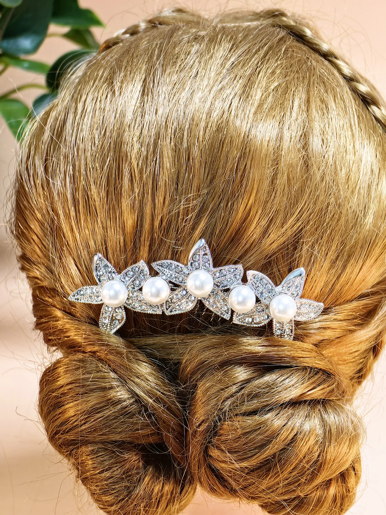 Pearl Beauty Hair Comb for Your Perfect Bridal Hairstyle