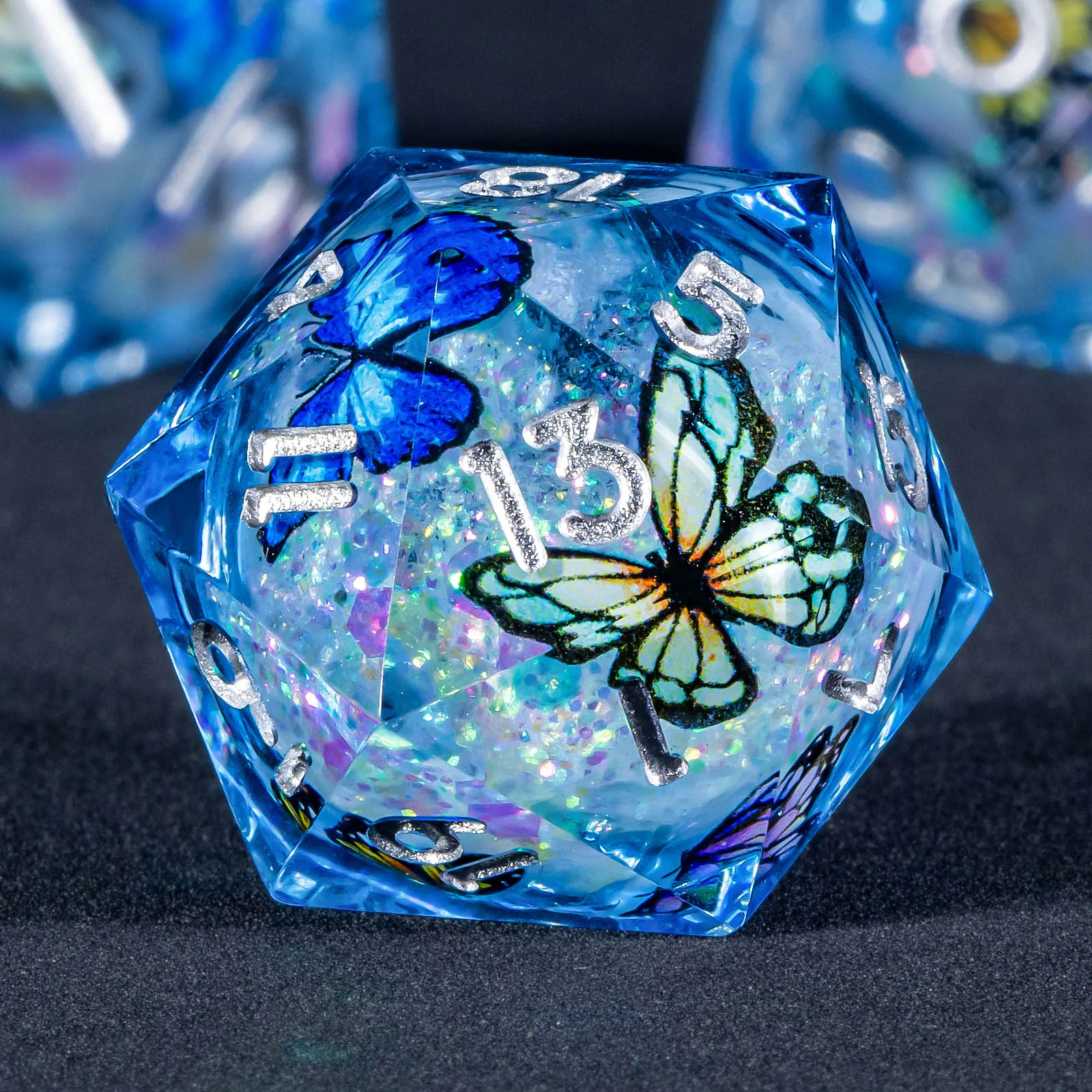 

Набор кубиков ручной работы с жидким сердечником DND, набор кубиков из смолы из 7 предметов — набор многогранных кубиков подземелка и дракона, подходит для кубиков D&D