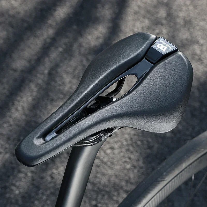 

WEST BIKING Ultralight T700 Carbon Fiber Saddle Road Bike Comfortable PU Seat Cushion Bicycle Short Nose Hollow Cycling Saddle