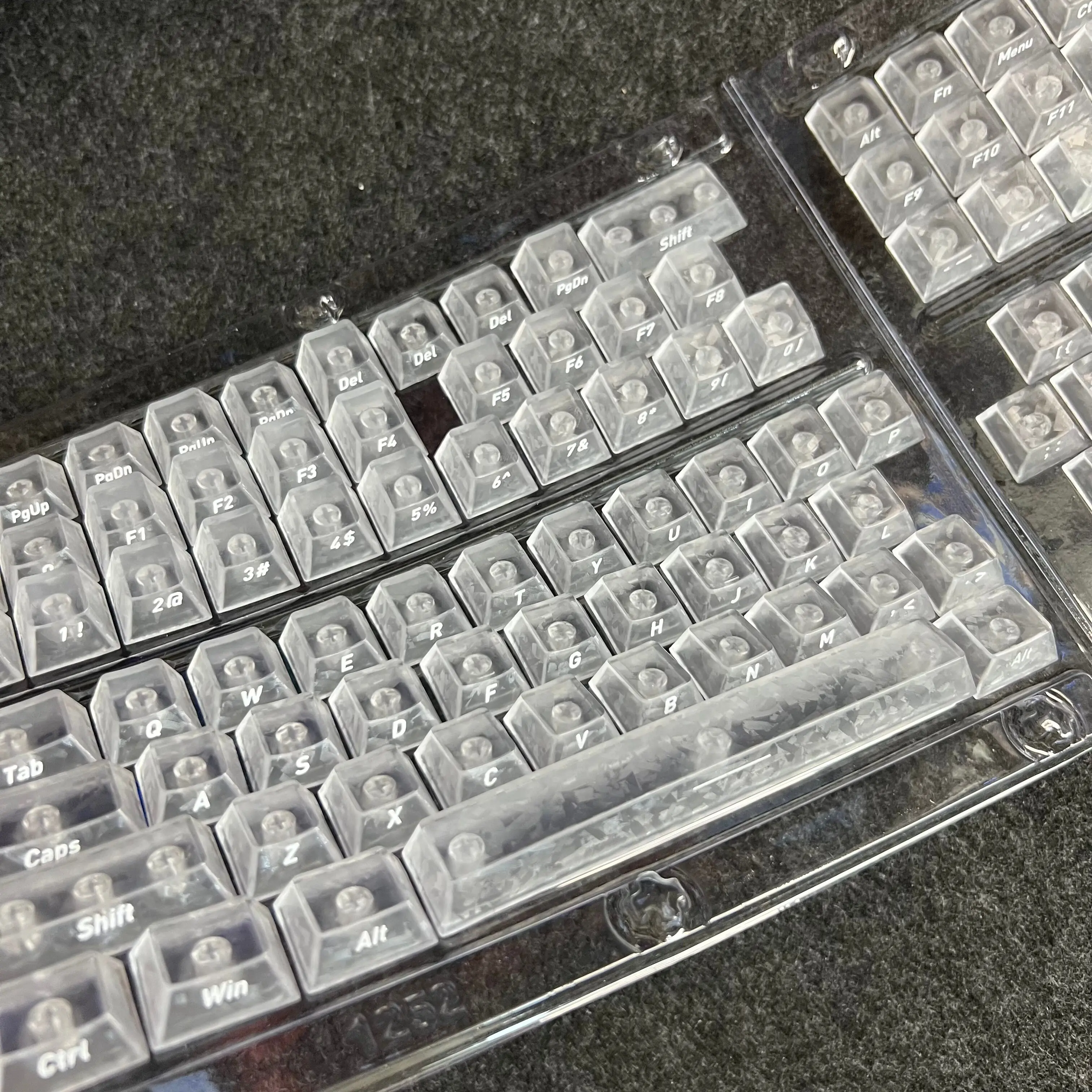 (Special Ice Carbon Fiber) PC Original Pioneer Mai from ace68wooting Little Bee Night Magic Keycaps