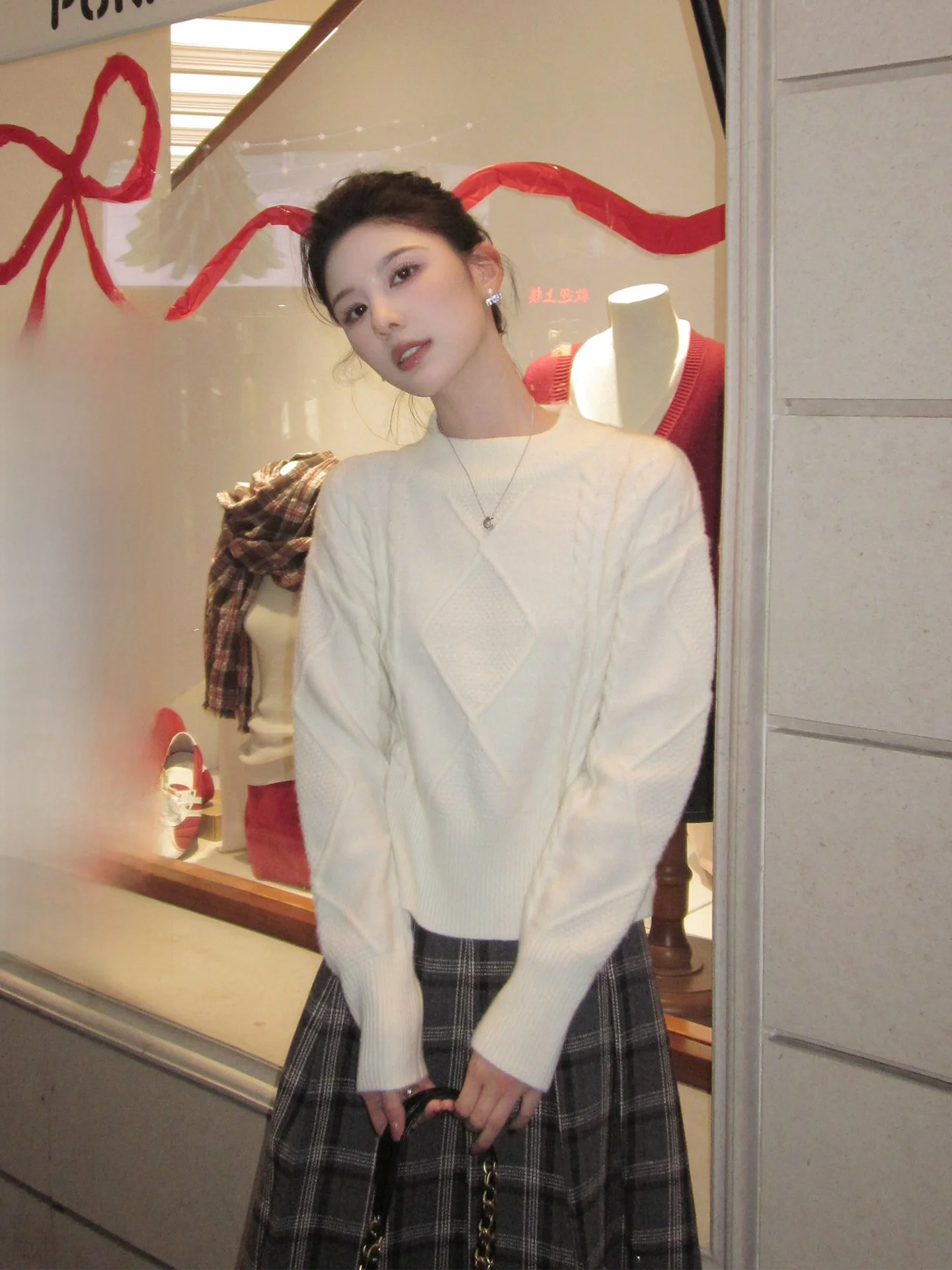 

Ophir Jiang Women's round Ne Knitted Sweater Thi Needle Twist Flower White Inner Wear Turtlene Pullover Autumn Winter N...