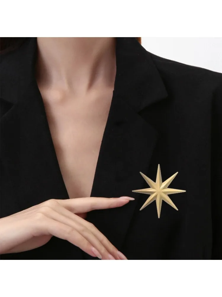 Broche rétro en forme de feuille pour hommes et femmes, Badge étoile à huit branches, accessoires de sac à vêtements, broche cadeau à la mode