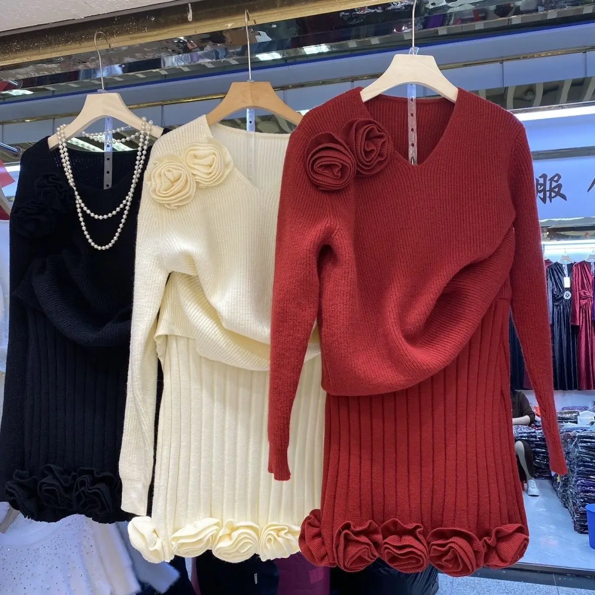 

Woman Knitted 3D Flowers Pullovers Loose Knitted Sweater Handmade Crocheted Roses Sweater Knitwear Tops + A-Line Skirt 2Pcs Set