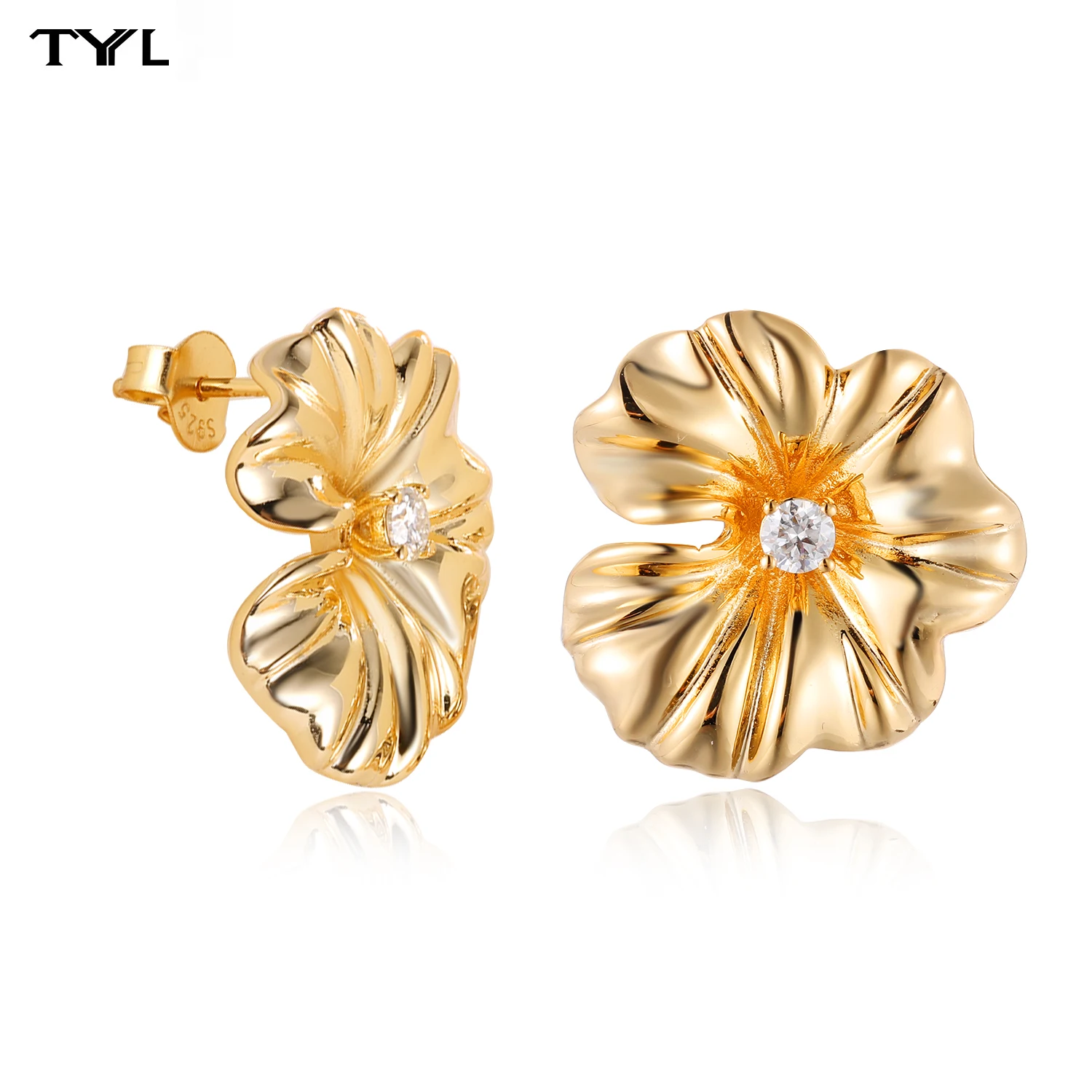 

TYYL Elegant 925 Silver Moissanite Flower Stud Earrings for Women 18k Gold Plated Glossy Floral Earring Daily Jewelry Party Gift