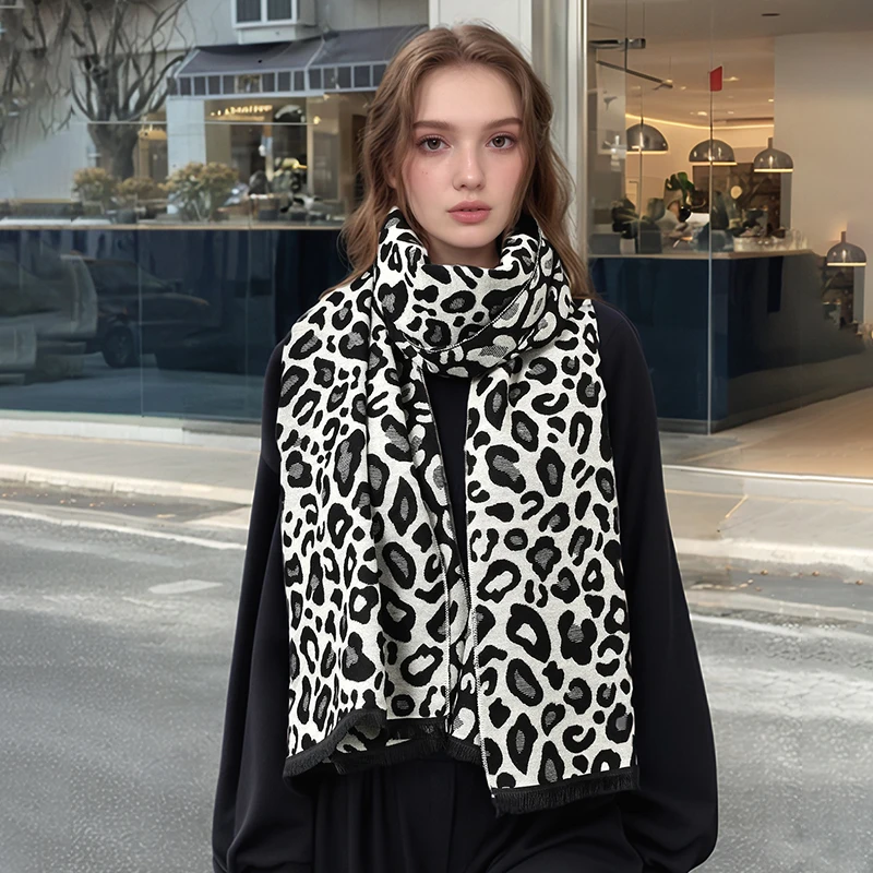 Leopard Winter Scarf Cashmere Tassel Shawl Wrap For Women Soft Femme Winter Warm Blanket Stoles Thick Pashmina 2024 Scarves