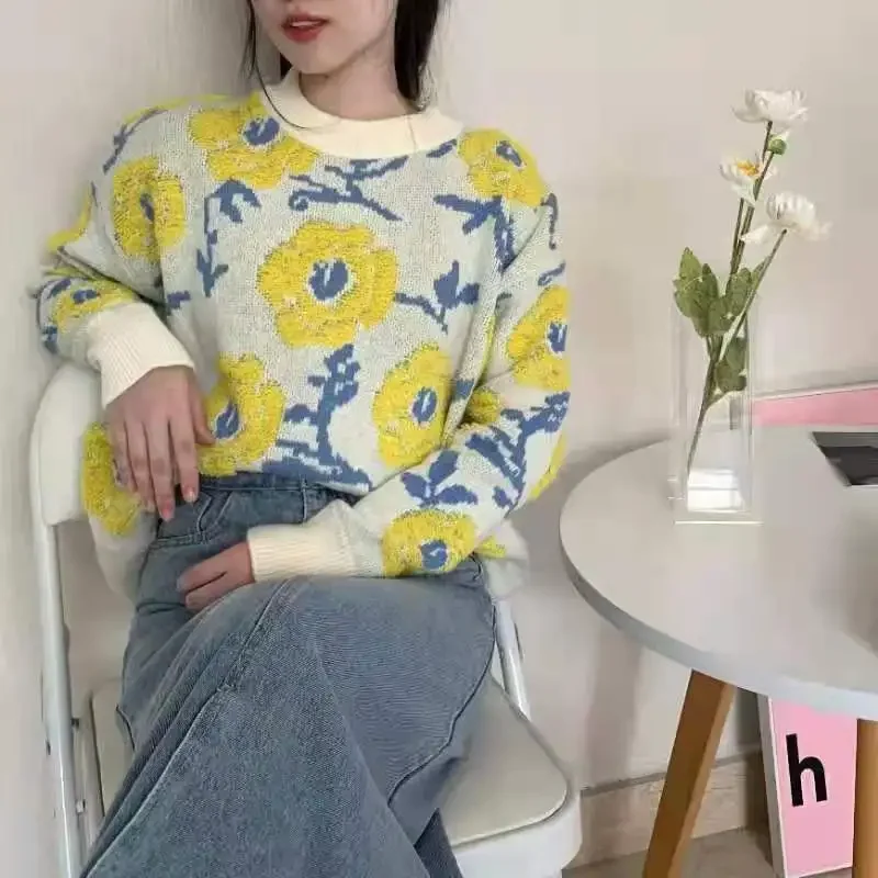 Women's Casual Jacquard Round Neck Pullover Knitted Autumn and Winter Sweet Loose Fitting Long Sleeved Fashionable Sweater Tops