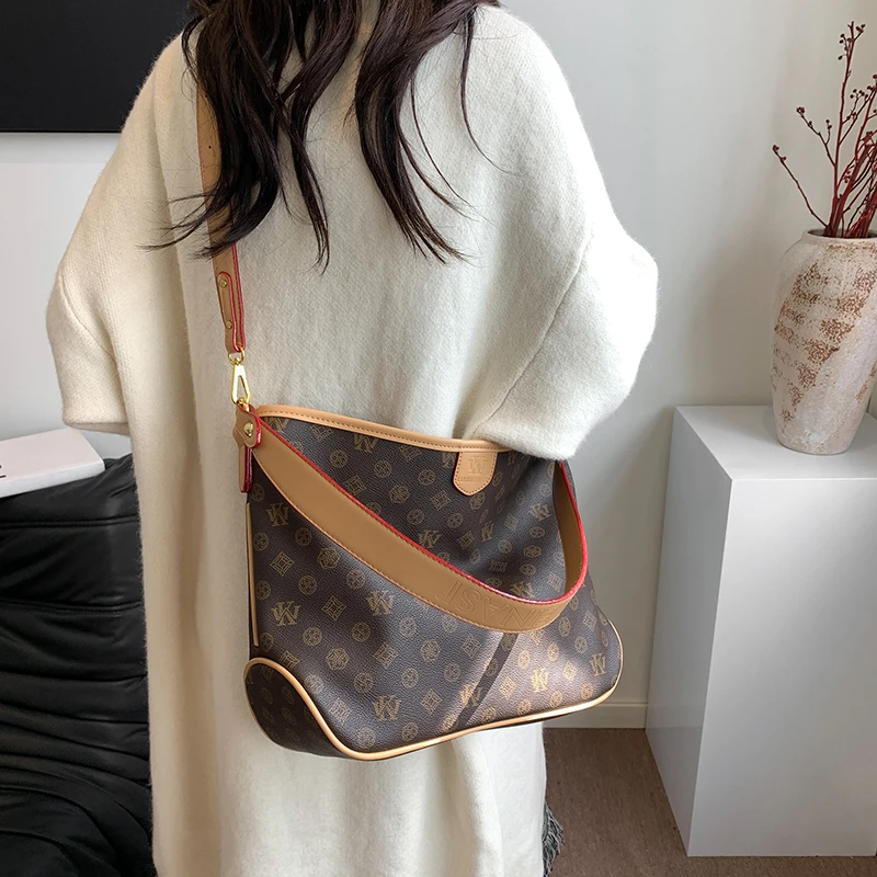 

Artisan-Crafted Messenger Bag For Women Premium Leather Crossbody Handbag Designer Shoulder Tote Luxury Purse