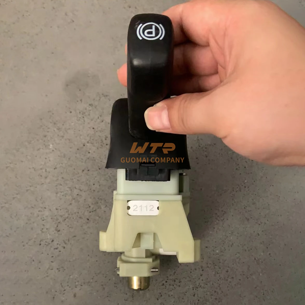 OEM Standard 9617242090 Plastic High Quality Hand Brake Valve for New Trucks 1882112