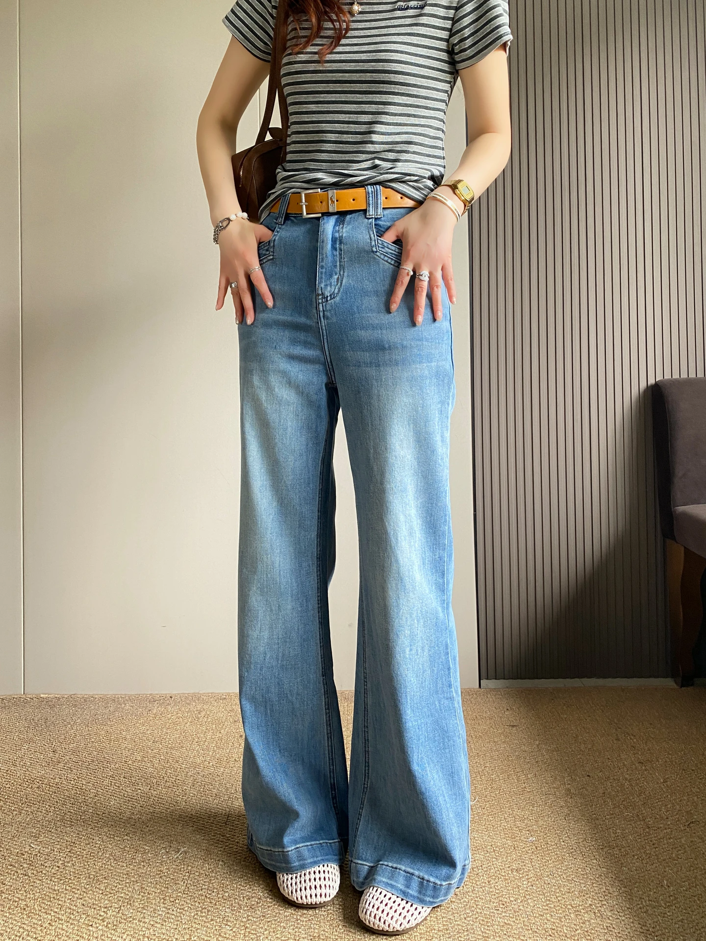 

Женские джинсы с высокой талией, облегающие, эластичные, микро-клеш, из денима, весна 2026, новый стиль, брюки-буткат, повседневные, из мягкого выстиранного денима