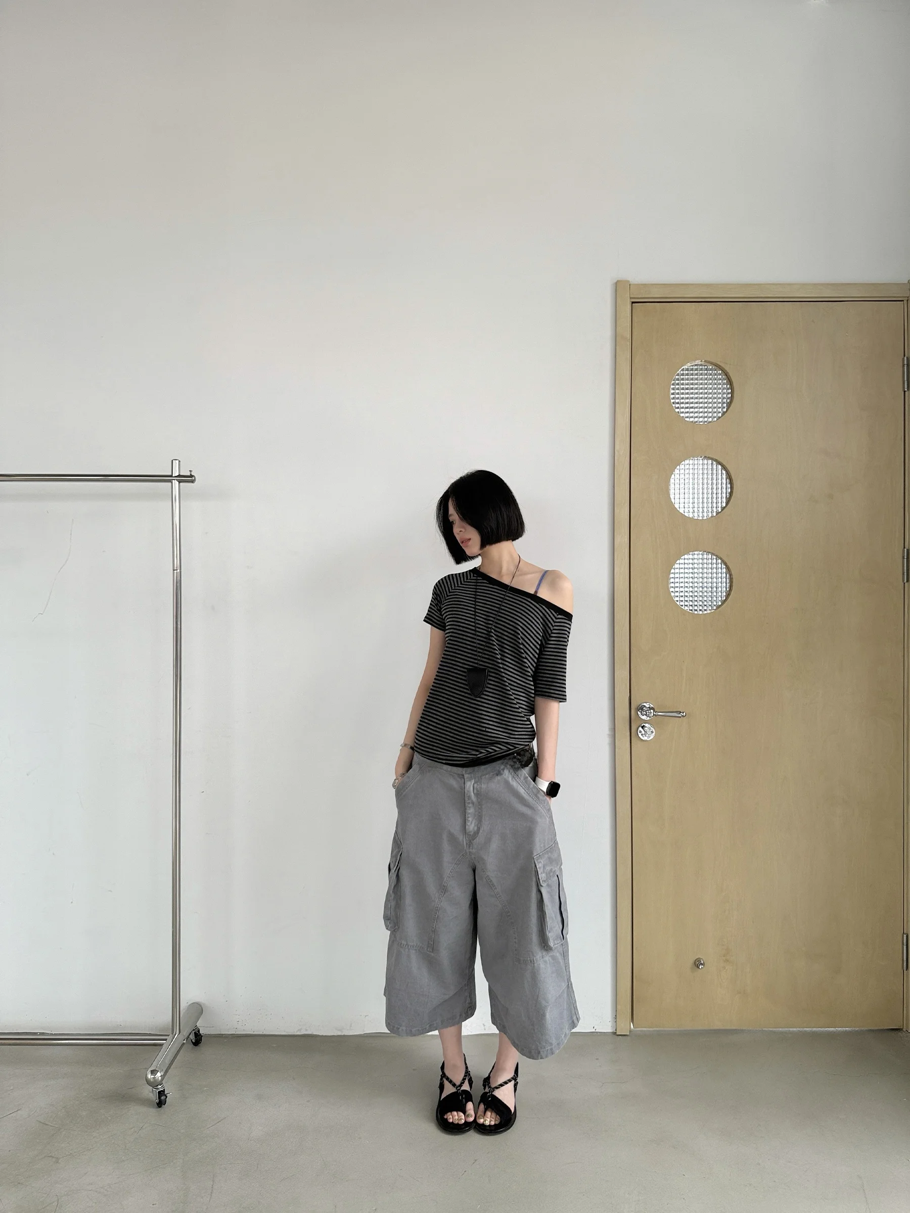 

Шорты женские XXDIRLY в американском уличном стиле, с эффектом потертости, деконструированные, повседневные, свободного прямого кроя, укороченные (7/8)