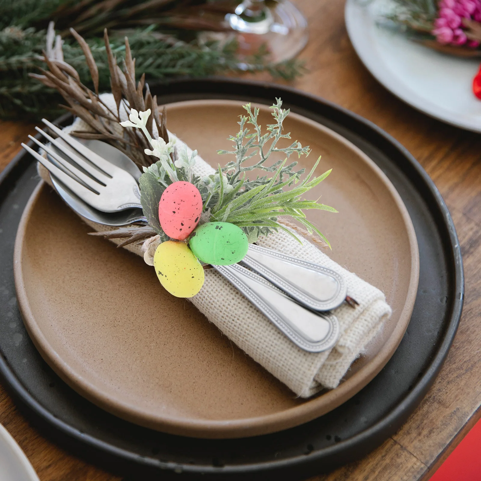 

4Pcs Easter Egg Napkin Rings Decorative Buckle Holders for Party Dinner Dining Table Elegant Napkin Ring Decor Restaurant Hotel