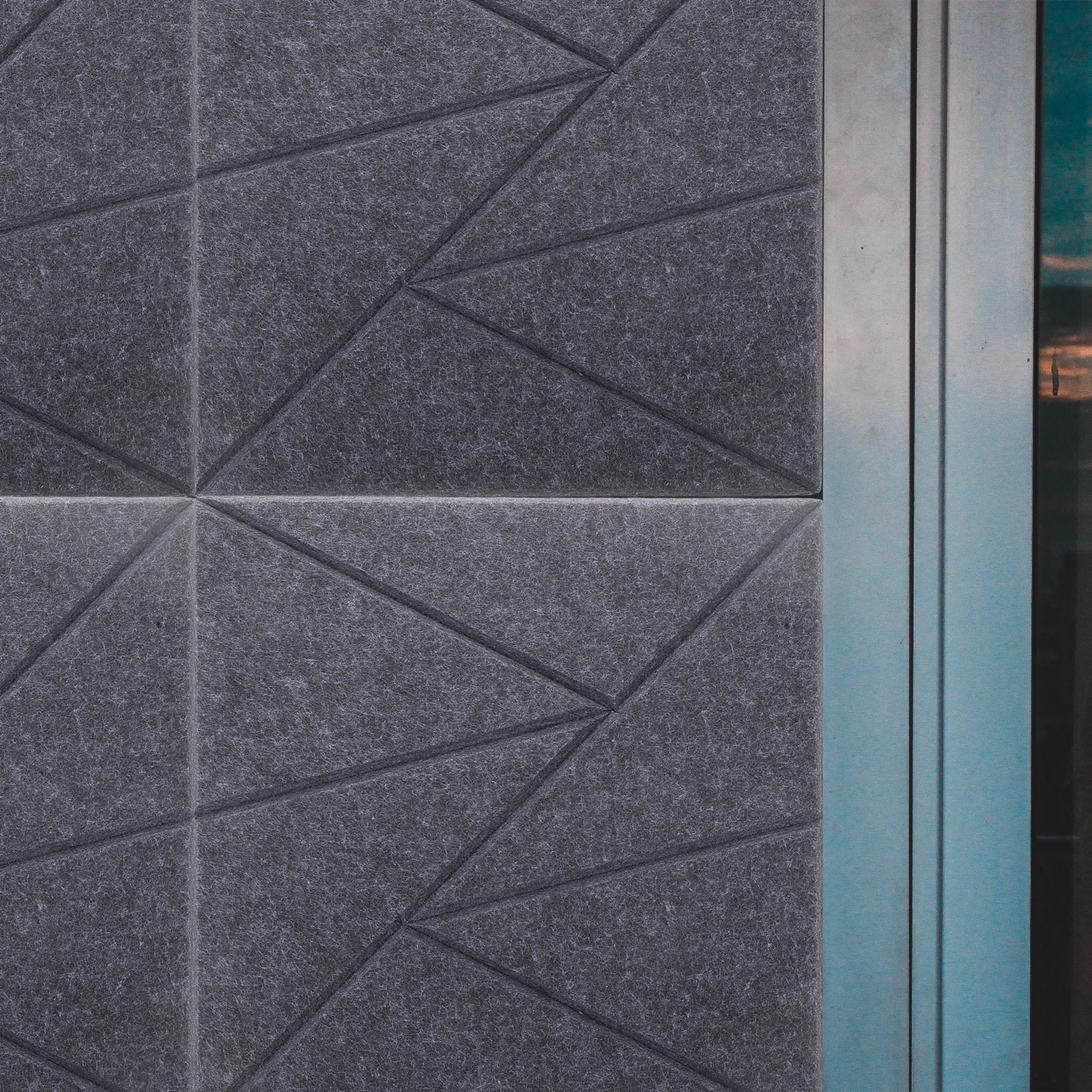 

6Pcs High-Density Acoustic Foam Panels Self-Adhesive Soundproofing Wall Tiles for Gaming Room Music Studio Noise Dampening Pads