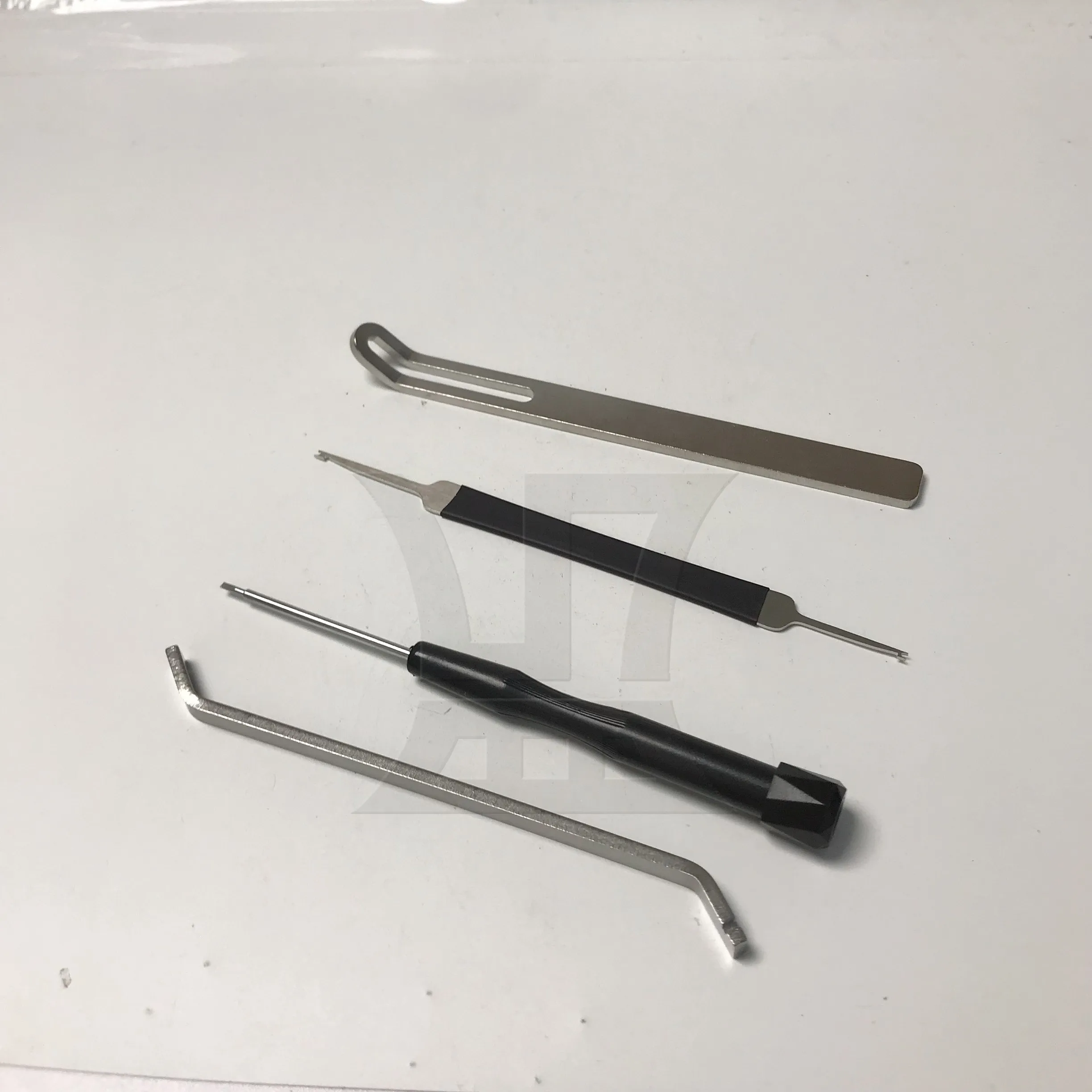 

Yibuy 1 Set (4-In-1) Saxophone Repair Tool Kit for Flute Clarinet Repair Tools