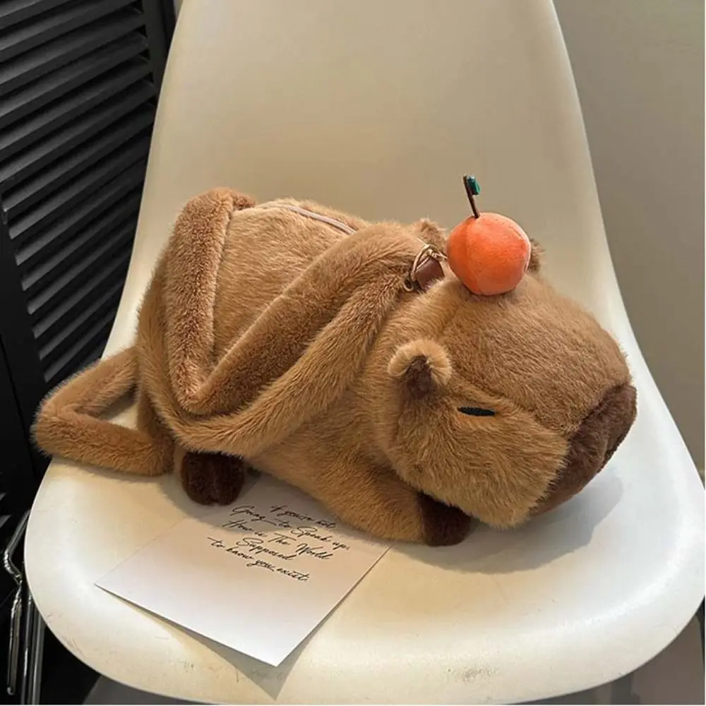 Plush Capybara Capybara Plush กระเป๋าเป้สะพายหลังขนาดใหญ่ความจุสัตว์การ์ตูน Capybara กระเป๋าสะพายน่ารักตุ๊กตาการ์ตูน Crossbody กระเป๋า