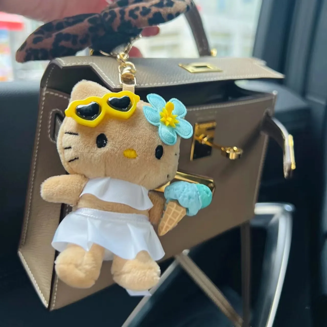 ハローキティテニスぬいぐるみかわいいキーホルダーソフトぬいぐるみバックパックペンダントかわいい漫画の装飾誕生日ギフト