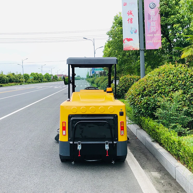 Hot Selling Automatic Outdoor Electric Cleaning Machine Industrial Floor Sweeper Ride-on Sweeper