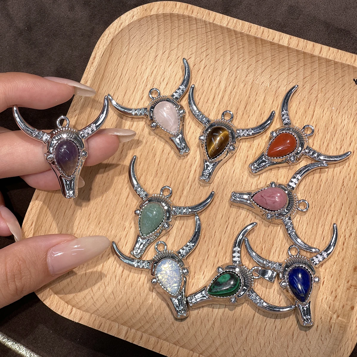 34x35mm Natural Stone Amethysts Bull Head Pendant Cow Skull Gemstone Charm for DIY Necklace Handmade Jewelry Making Accessories