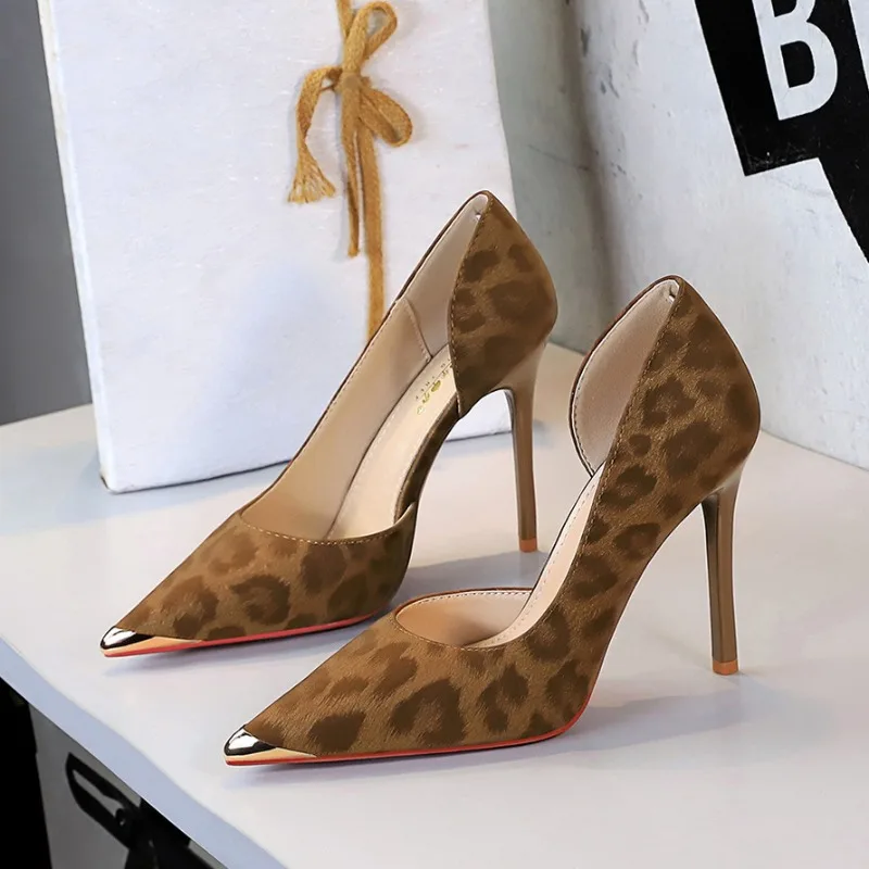 

2025 New High Heels Women Pumps Sexy Leopard Stiletto High Heels 10.5CM Pumps Shoes Print Pointed Toe Luxury Singles Shoes