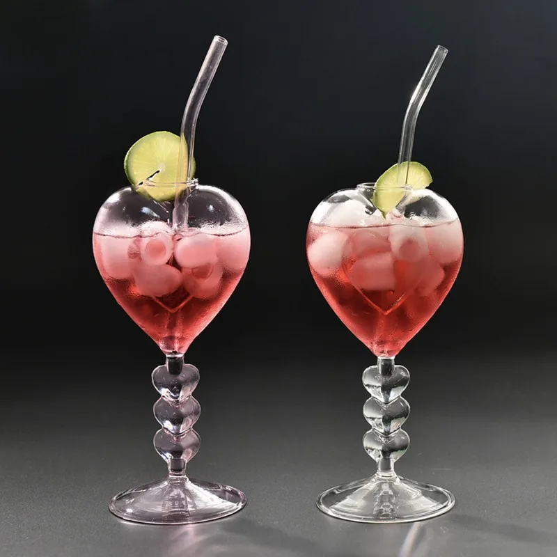 

Cute Heart-shaped Water Cup with Straw, Wine Juice Cup, Beverage Container Decoration, Love Cocktail Glass Cup Coffee Mug