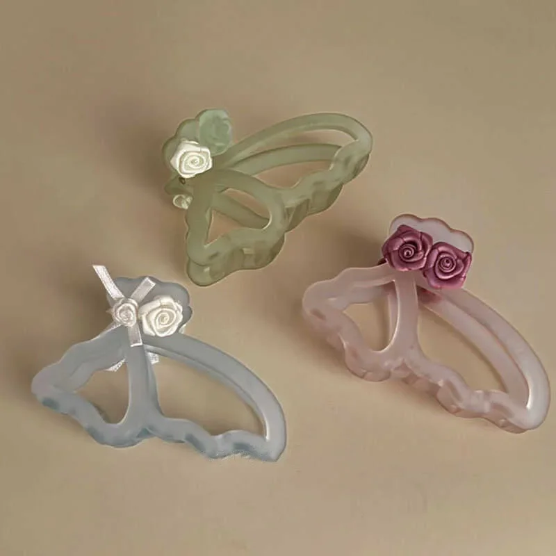 Les accessoires capillaires de la marque fe de une fusion de mode et d'élégance