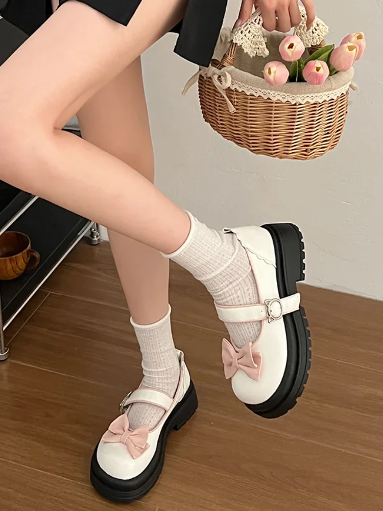 Japoński styl Lolita Mary Janes Shoes Women Vintage Sweet Buckle Strap Pumps Shoes Female Casual Bow Korean Designer Shoes 2023