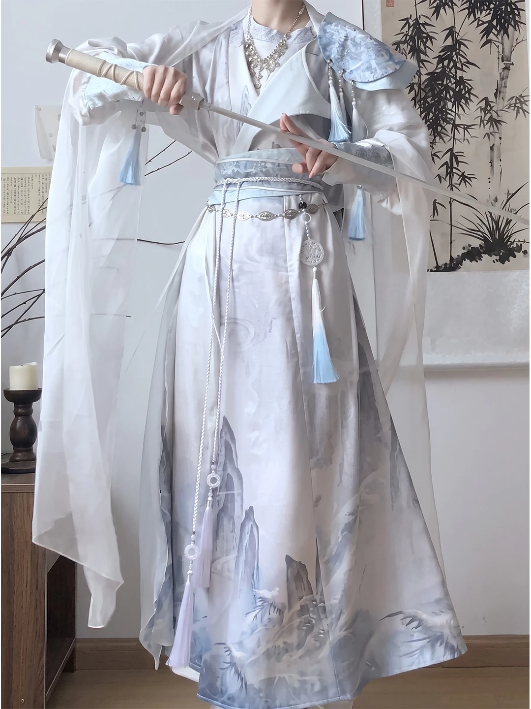 Stylish round Neck Robe Cosplay Costume for Men And Women Elegant Youthful Martial Arts Style Traditional Chinese Clothing