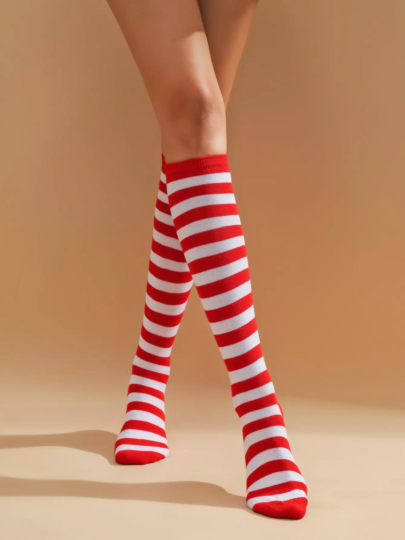 ถุงเท้ายาวถึงเข่าสไตล์วิทยาลัย 1 คู่ ถุงเท้าฟุตบอล ถุงเท้าผ้าไหม ถุงเท้าผู้หญิง