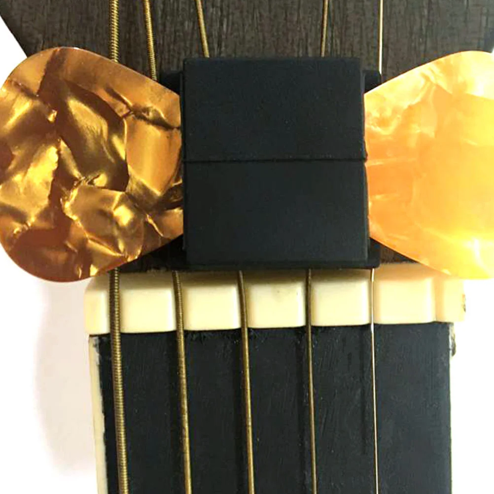 

10pcs Rubber Holder Simple Picks Clip Guitar Accessories Clip Simple Guitar Pick Holder Easy Storage Space-Saving